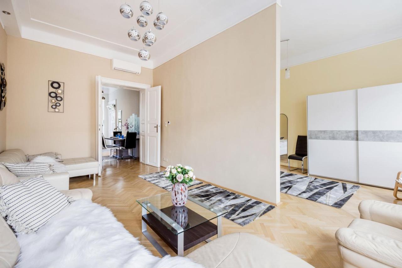 Bubbles Apartment Budapest Exteriör bild